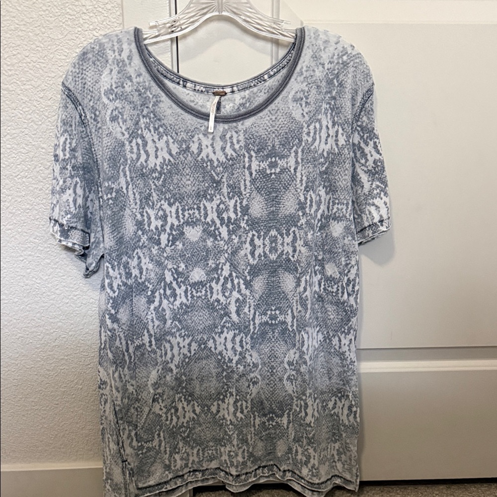 Free People. Gray Snake Print Women's Top - image 1